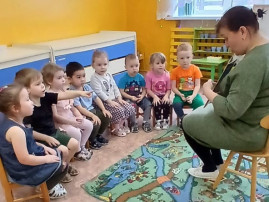 Тематический день "Зимние опасности" в младшей группе. Тематический день "Зимние опасности" в младшей группе.